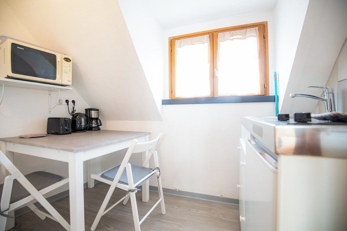 Fridge, microwave, coffee/tea maker, toaster