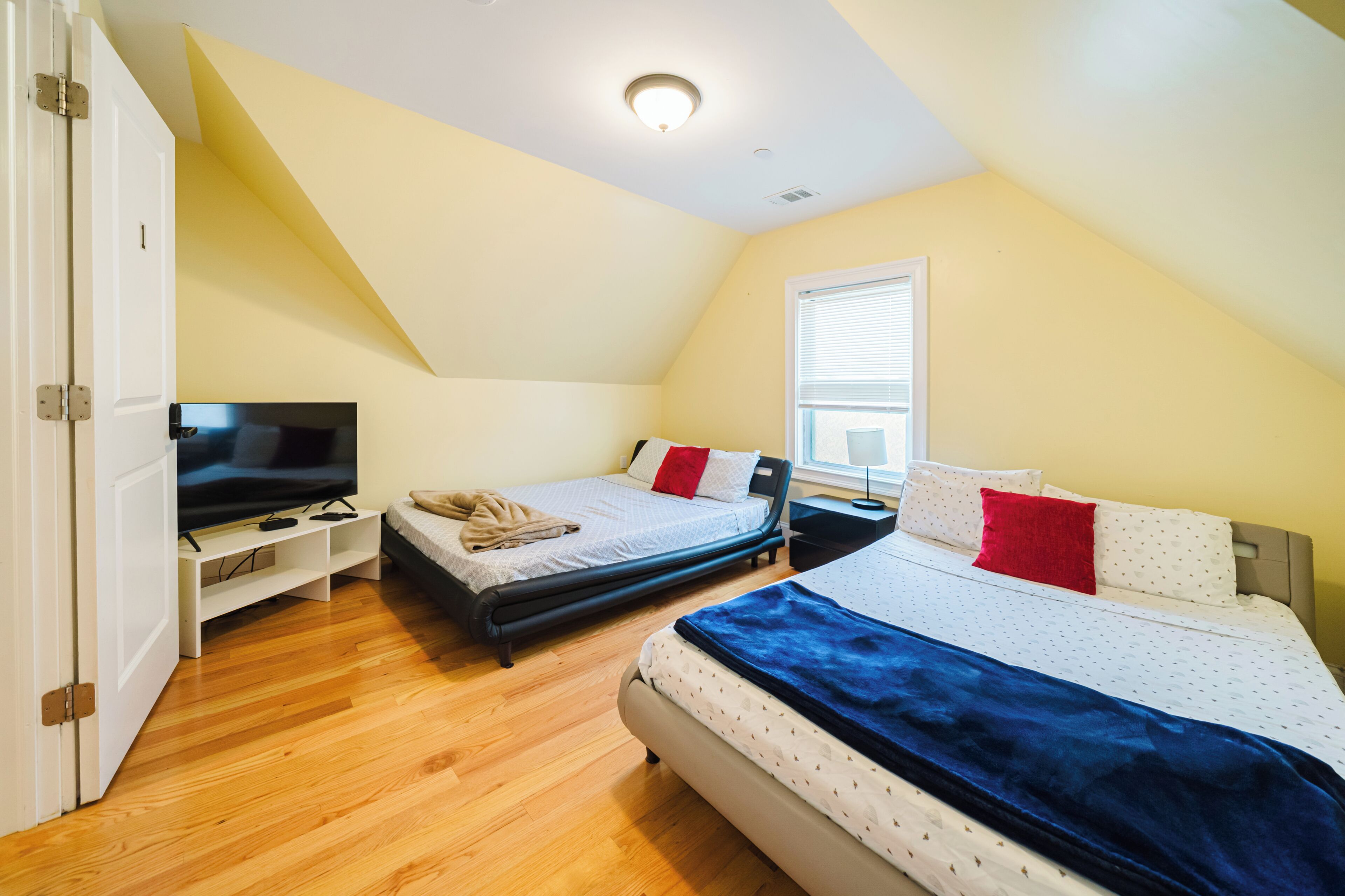 4 bedrooms, free WiFi, bed sheets