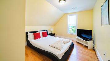 4 bedrooms, WiFi (free), bed sheets