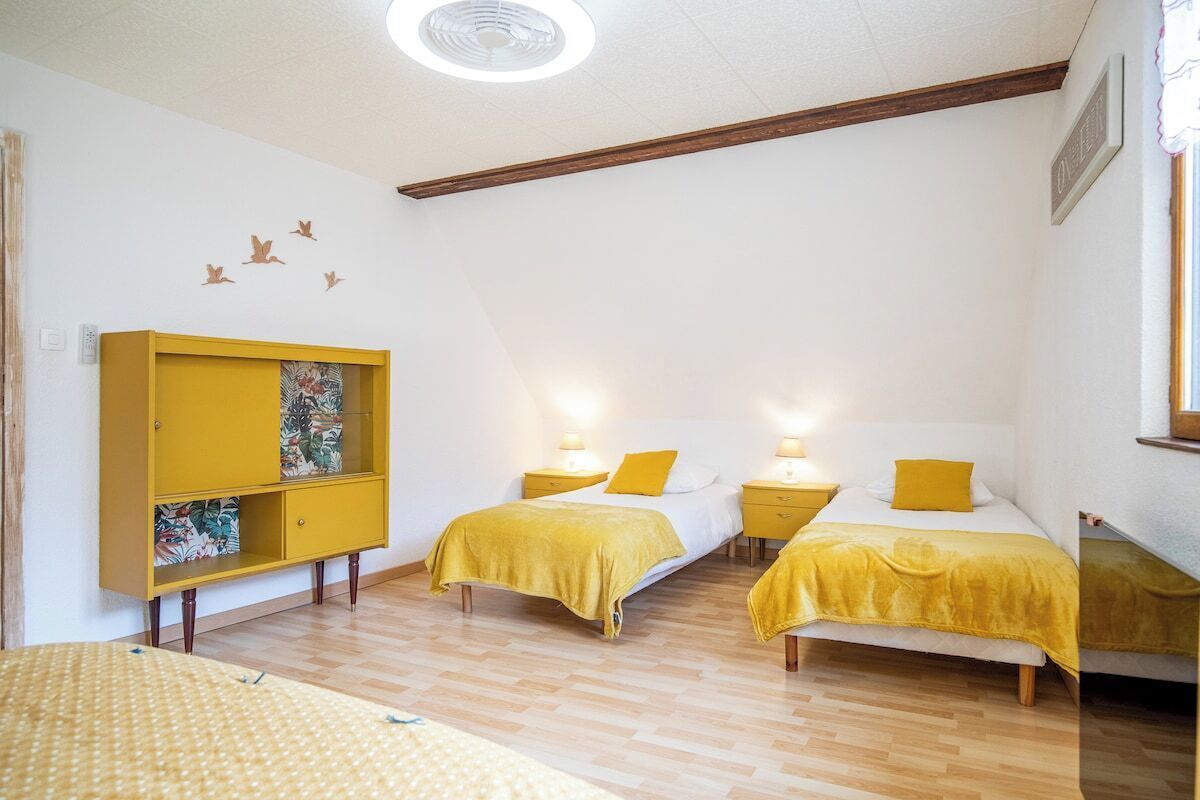 3 chambres, fer et planche à repasser, lit parapluie, Wi-Fi gratuit