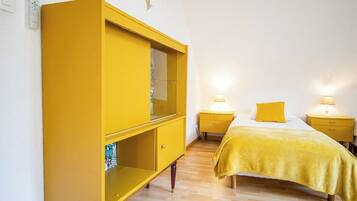 2 bedrooms, iron/ironing board, travel crib, WiFi