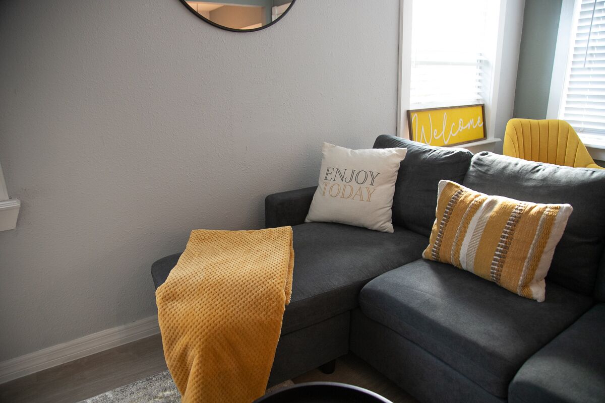 Cozy Bungalow minutes from all of Tampa's attractions