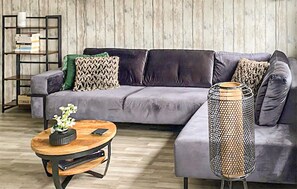 House ('t Bloemetje) | Living room - 't Bloemetje (Zwaagdijk-Oost)