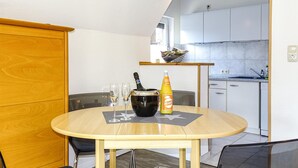 Apartamento (kleiner Seehund) | Sala de estar