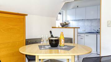 Apartment (kleiner Seehund) | Living room