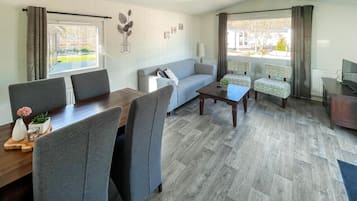 Mobile Home | Living room