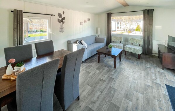 Mobile Home | Living room - Awesome Caravan in Asten-heusden With Wifi and 2 Bedrooms (Heusden Gem Asten)