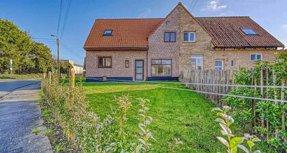 Stunning Home in Diksmuide With Wifi and 4 Bedrooms