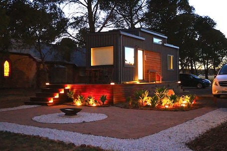 Terrace/patio. The Pink Lake Tiny House - 'peony'