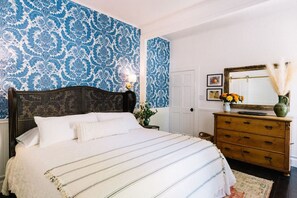 4 bedrooms, desk, WiFi, bed sheets - Victoriana - Downtown Nevada City Estate on Creek (Nevada City)