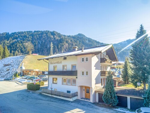 Ehemaliges großes Gasthaus an der Talstation Itter