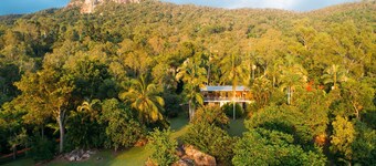 Rustic one bedroom which sleeps 8