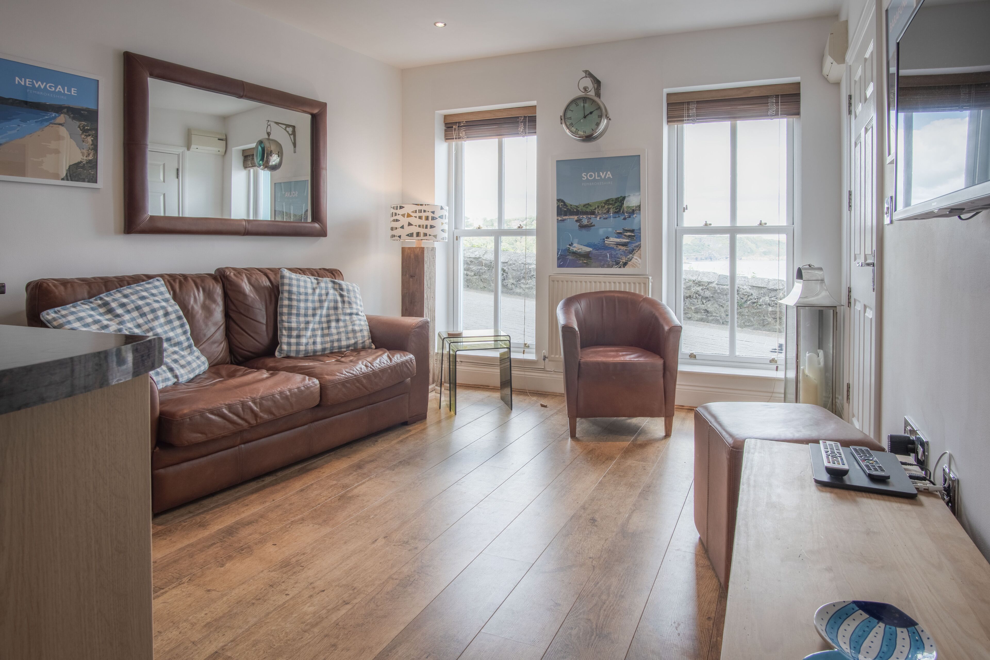 公寓 (1 Bedroom) | 起居區 | 32-吋電視，提供有線頻道