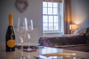 Living area - Upper Deck - 2 Bedroom Apartment - Saundersfoot (Saundersfoot)