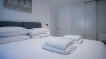 1 bedroom, bed sheets