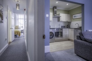 32-inch TV with cable channels - Flint House - 2 Bedroom Apartment - Tenby (Tenby)