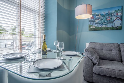 Flint House - 2 Bedroom Apartment - Tenby