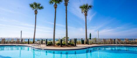 Piscine extérieure, piscine chauffée