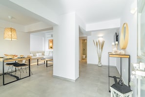 Apartment | Living area | 42-inch LED TV with satellite channels, TV