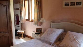 4 chambres, fer et planche Ă repasser, Wi-Fi gratuit, draps fournis