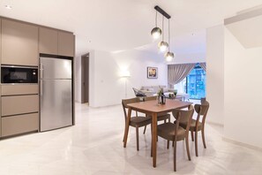 Departamento empresarial, 2 habitaciones | Restaurantes