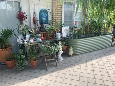 Adorable Country Studio (pet friendly) additional charges