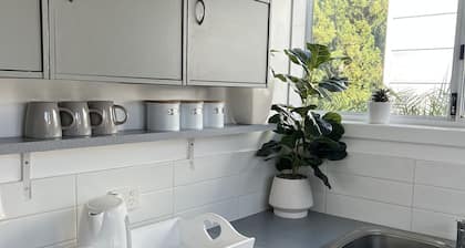 Adorable Country Studio (pet friendly) additional charges