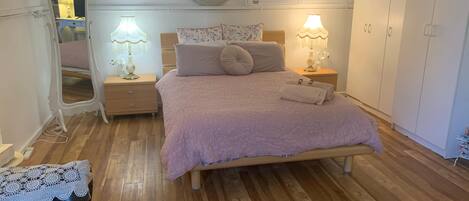 1 bedroom, iron/ironing board, WiFi, bed sheets