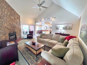 TV, fireplace