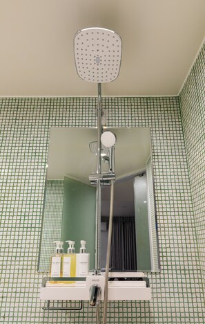 Deluxe Twin Room | Bathroom | Free toiletries, hair dryer, bathrobes, heated floors - Lenith Hotel Seomyeon (Busan)