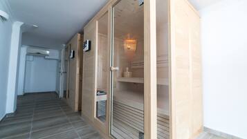 1 treatment room, massages