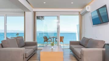 Premium bedding, laptop workspace, soundproofing, free WiFi