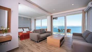 Premium bedding, laptop workspace, soundproofing, free WiFi