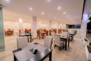 Desayuno buffet incluido todos los días