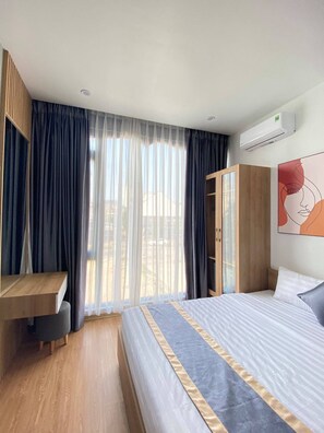 9 soverom, skrivebord og wi-fi (inkludert)