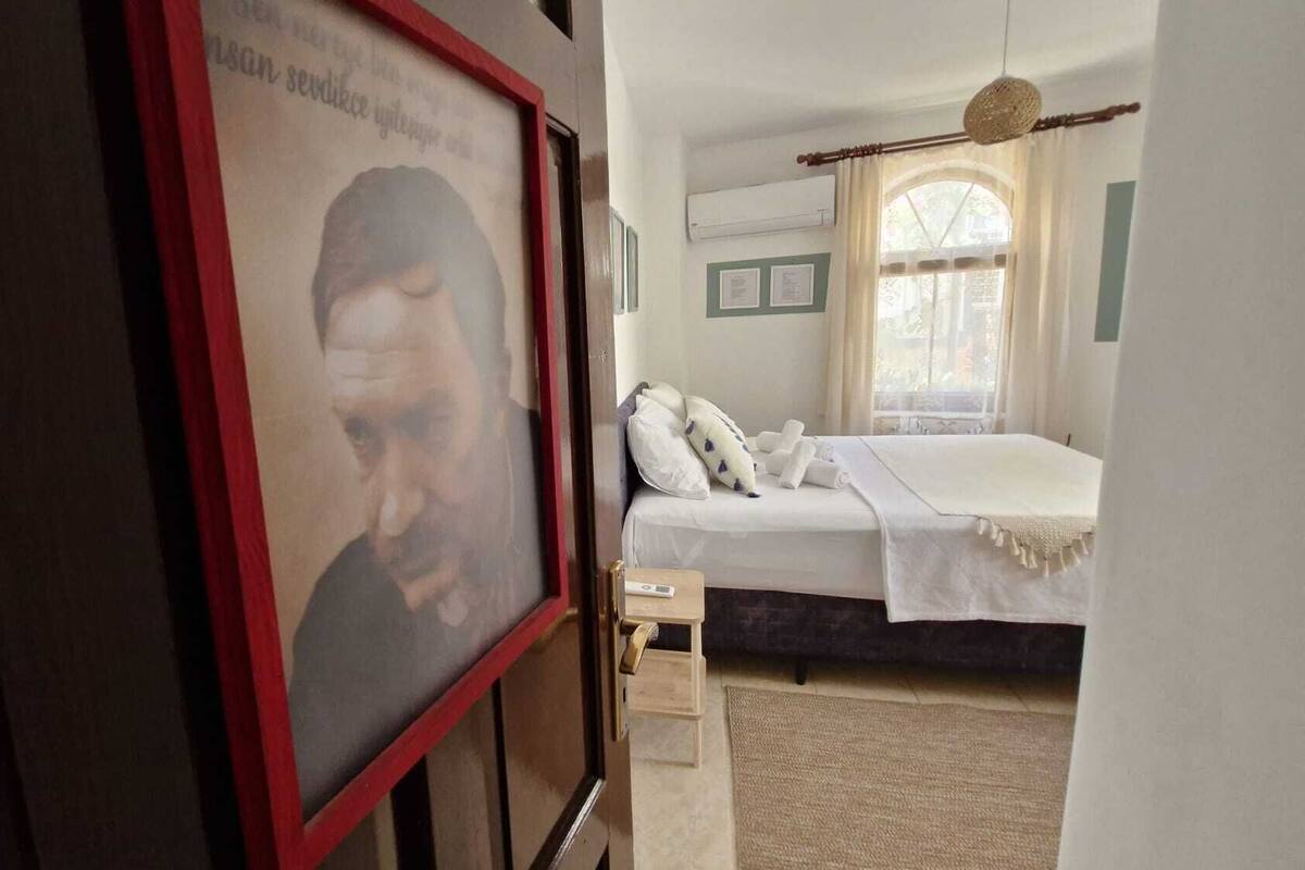 Standard Room | WiFi (free), bed sheets