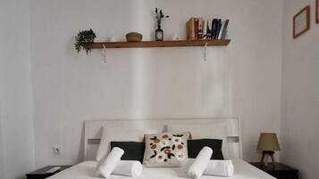 Standard Room | Free WiFi, bed sheets