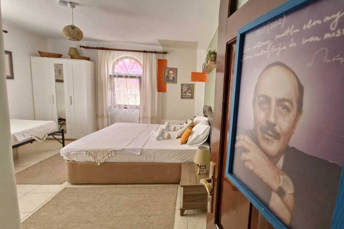 Standard Room | WiFi (free), bed sheets
