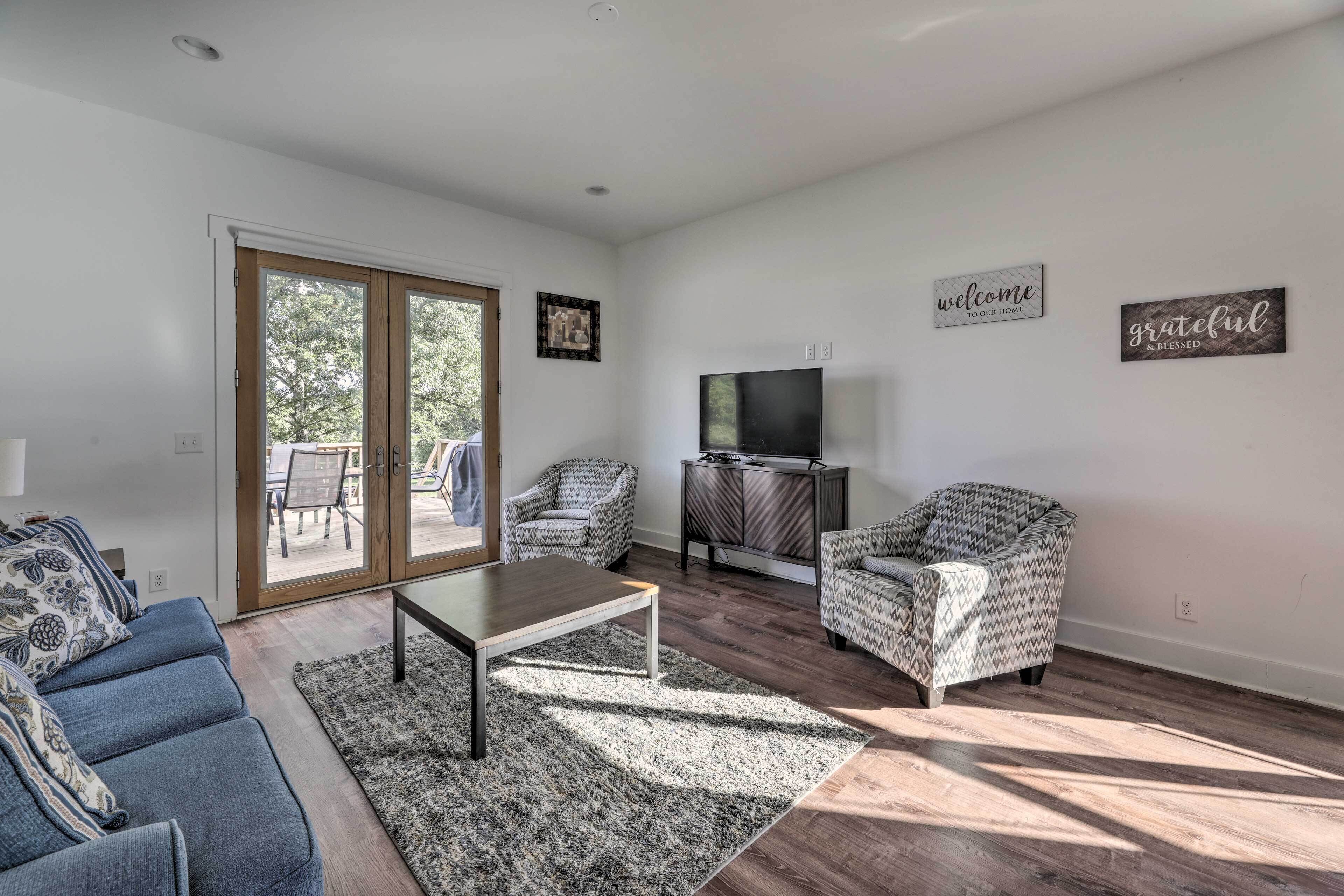 Mt Juliet Home: Steps to Old Hickory Lake!