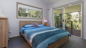 4 chambres, fer et planche à repasser, accès à Internet