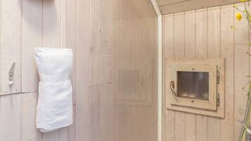Chalet, 3 Bedrooms, Mountain View | Bathroom