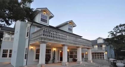 Exquisite Mountain Mansion West Wing