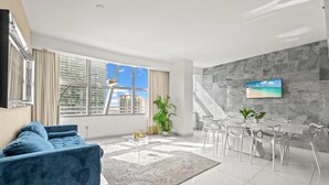 Appartement, 3 chambres, balcon, vue ville | Équipements de la chambre