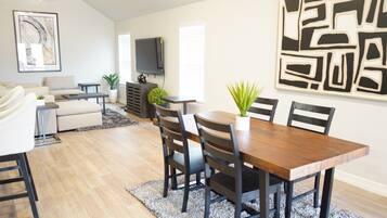 House, 3 Bedrooms, Patio | Dining