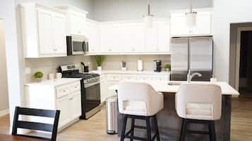 House, 3 Bedrooms, Patio | Interior