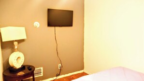 Shared Dormitory, 1 Bedroom, Smoking, Patio | 1 bedroom - Room in Guest Room - Cozy Bedroom Close to Downtown (Baltimore)