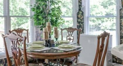 A Rare Gem Perfect Getaway 20 Min Frm Airport Luxury Home, 6 Bedrooms
