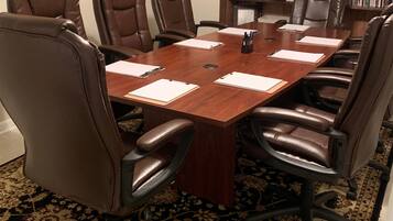 House, 4 Bedrooms, Balcony | Meeting facility