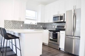 House, 5 Bedrooms | Private kitchen - Lovely Housenear Wynwood Beach Free Parking (Miami)