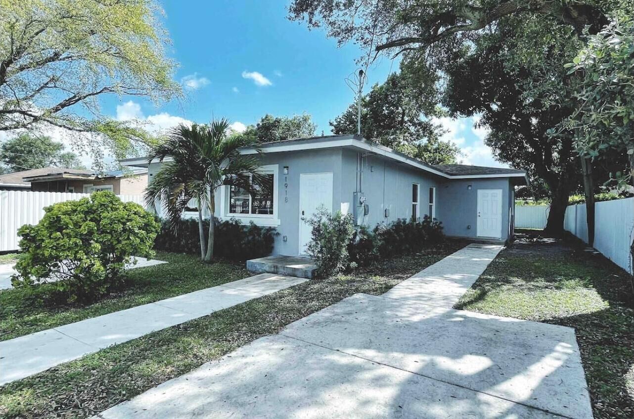 House, 5 Bedrooms | Exterior